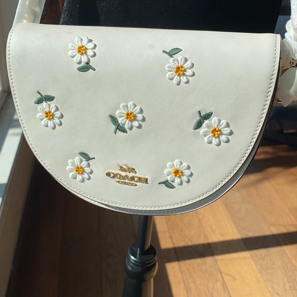 Coach Ellen Crossbody With Daisy Embroidery! ✨🌼✨